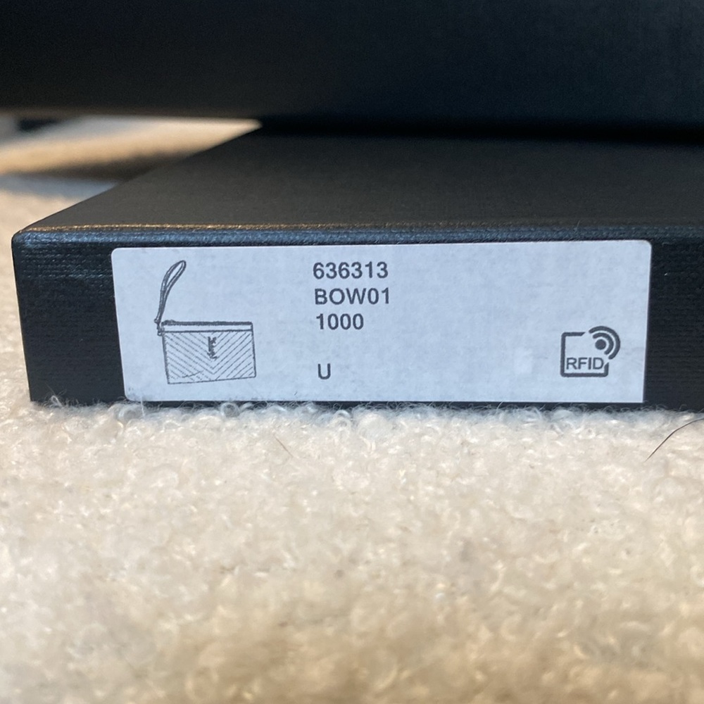 Like new Large YSL zip pouch - Picture 9 of 9